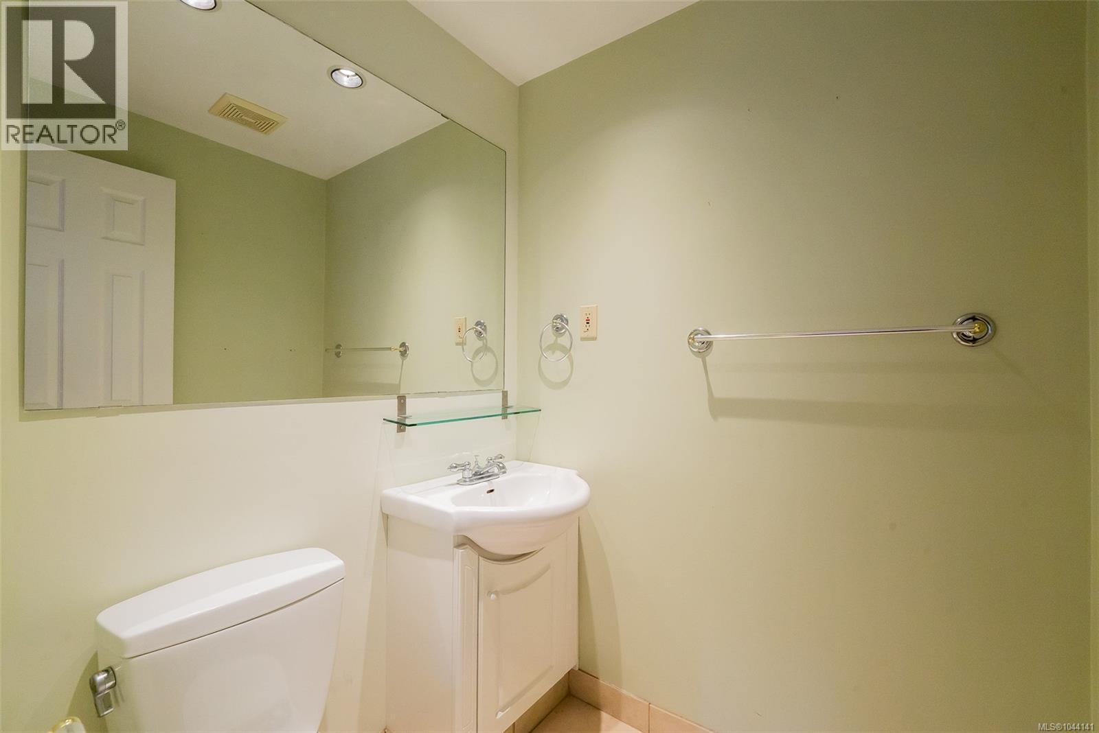 22 1310 Spruston Rd Property Photo 12