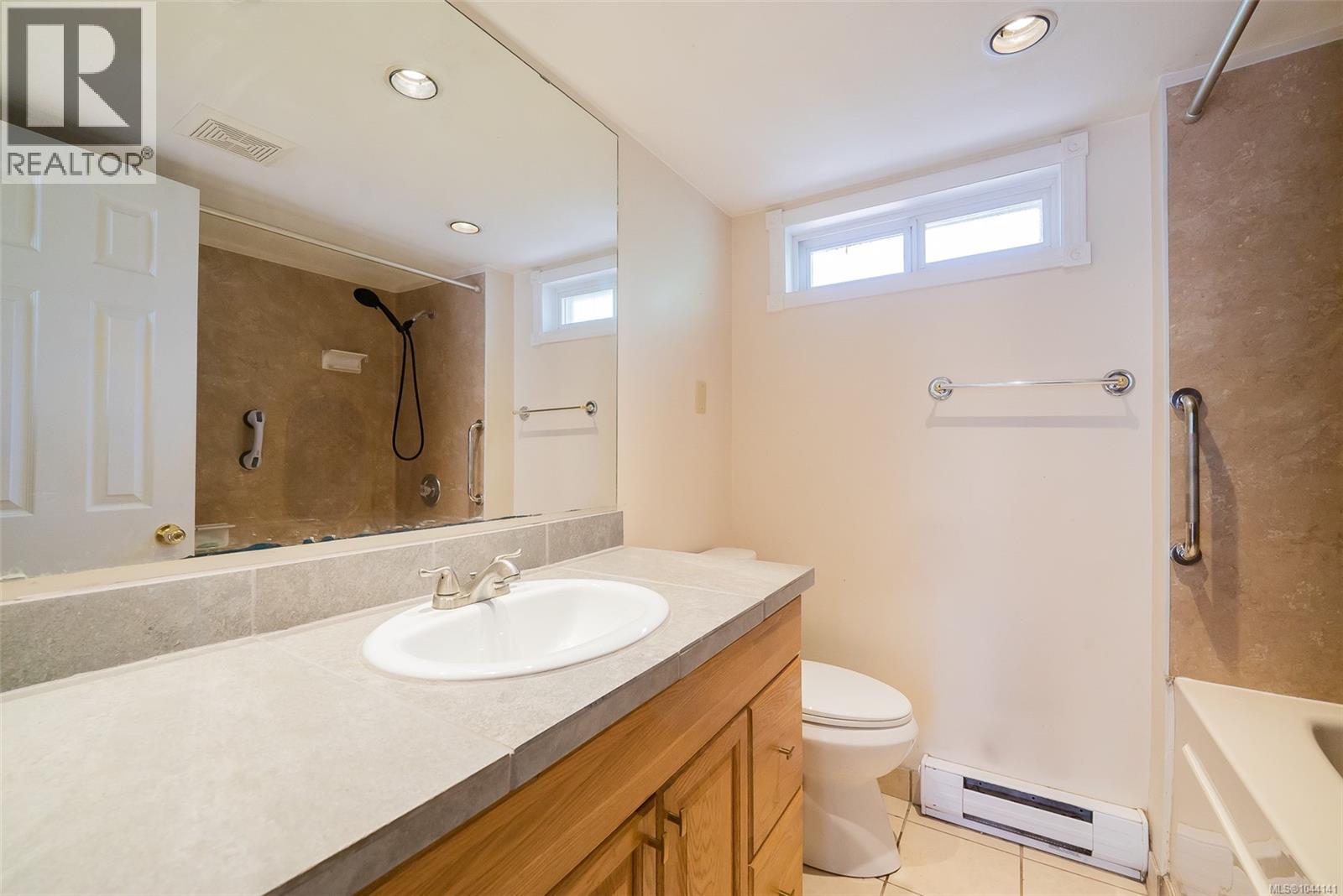 22 1310 Spruston Rd Property Photo 16