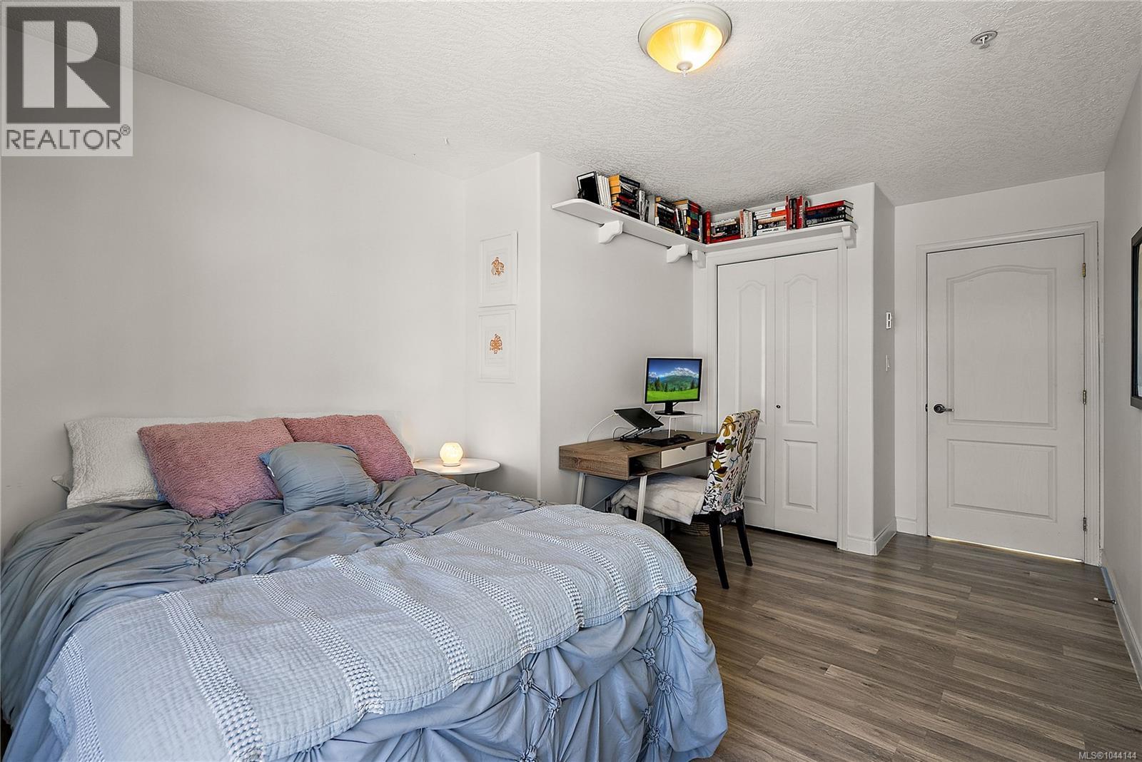 404 1258 Esquimalt Rd Property Photo 16