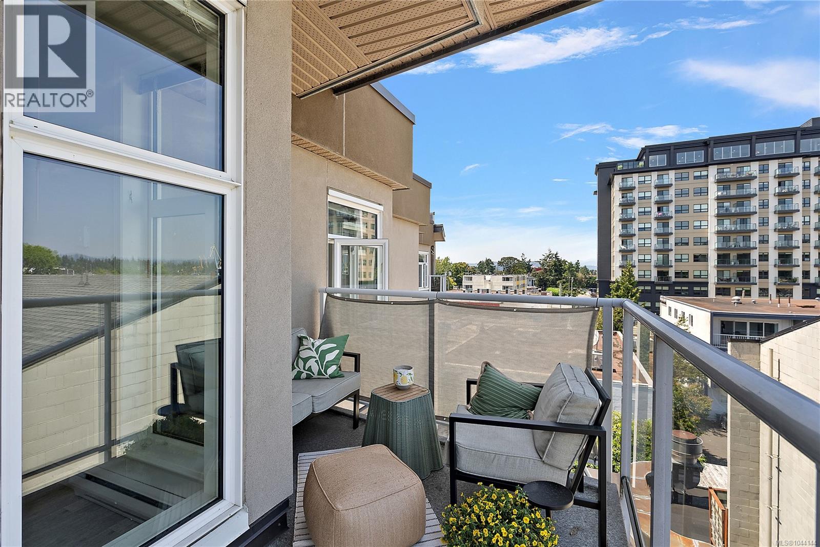404 1258 Esquimalt Rd Property Photo 19