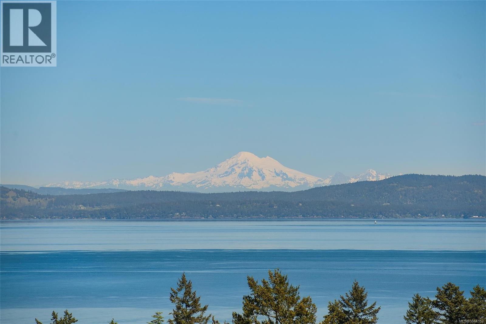 307 5332 Sayward Hill Cres Property Photo 3