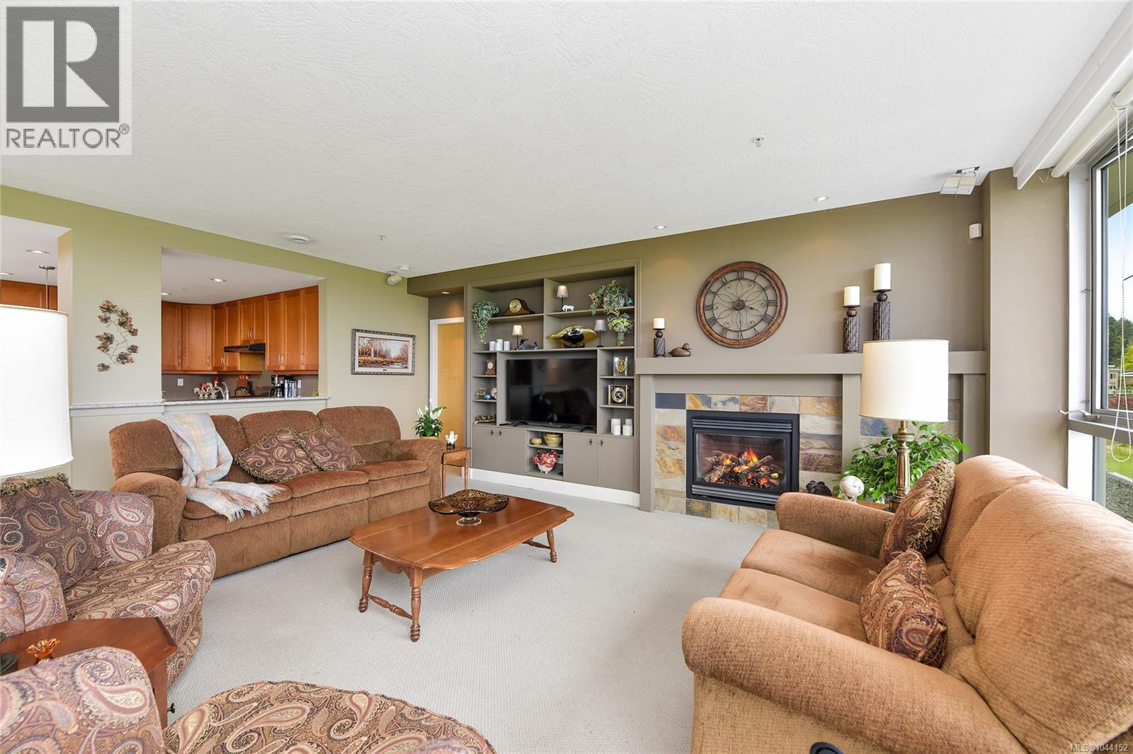 307 5332 Sayward Hill Cres Property Photo 10