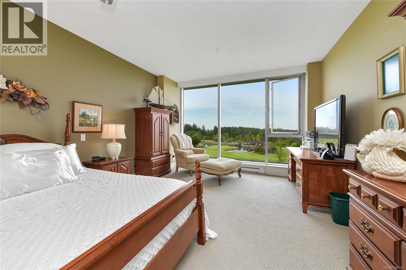 307 5332 Sayward Hill Cres Property Photo 29