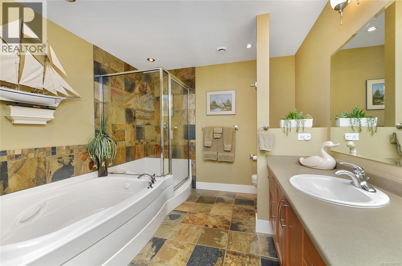 307 5332 Sayward Hill Cres Property Photo 33