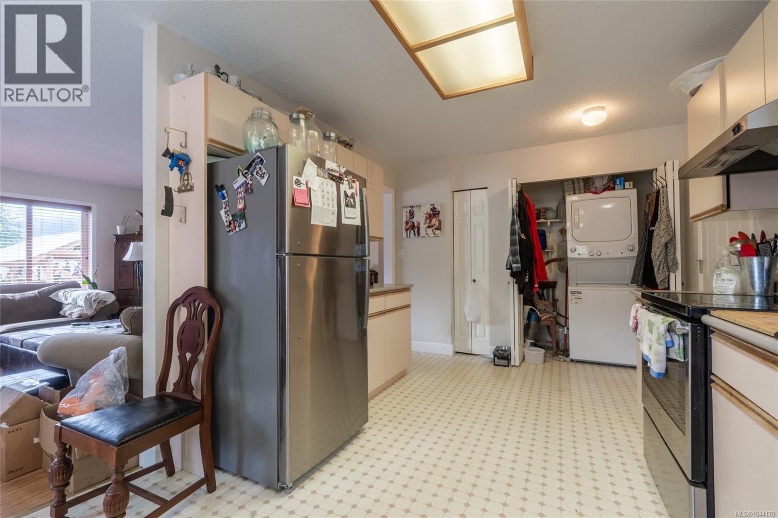 135 Macdonald Rd Property Photo 10