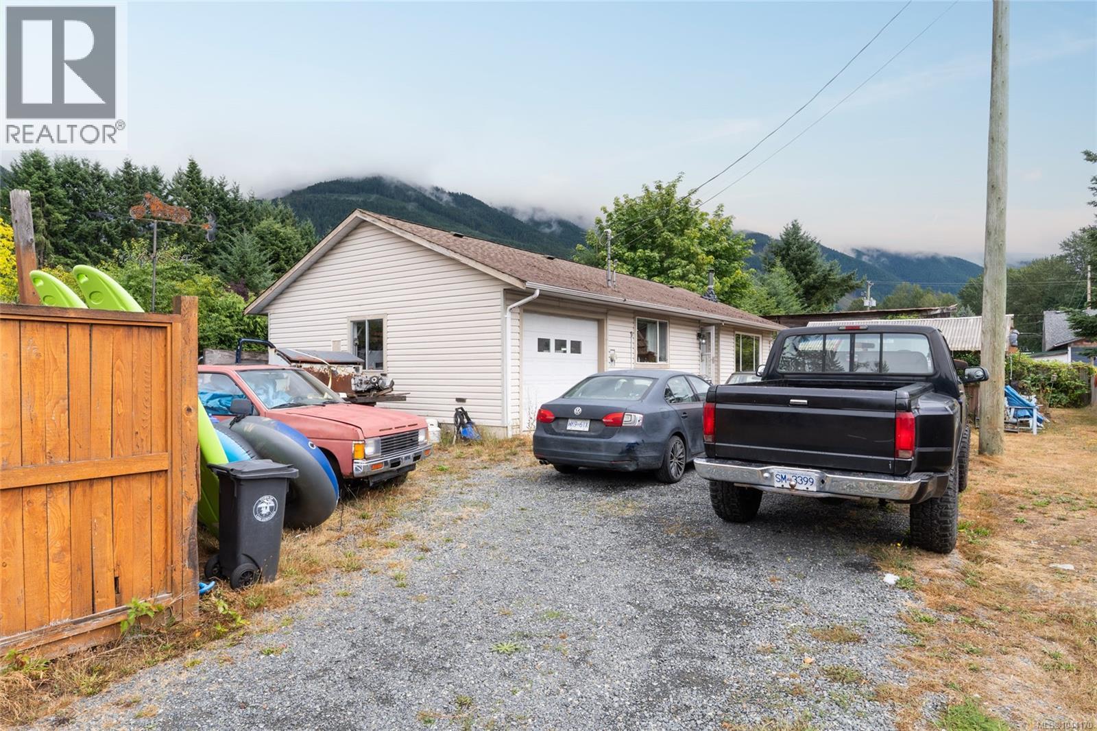 135 Macdonald Rd Property Photo 17