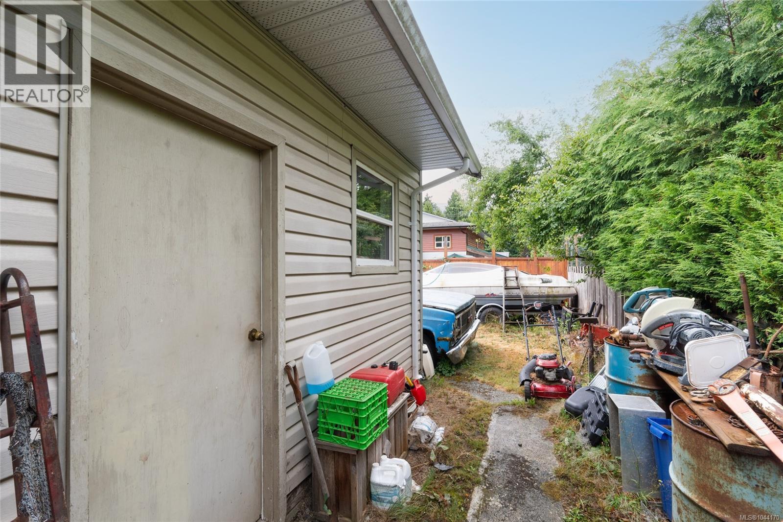 135 Macdonald Rd Property Photo 28