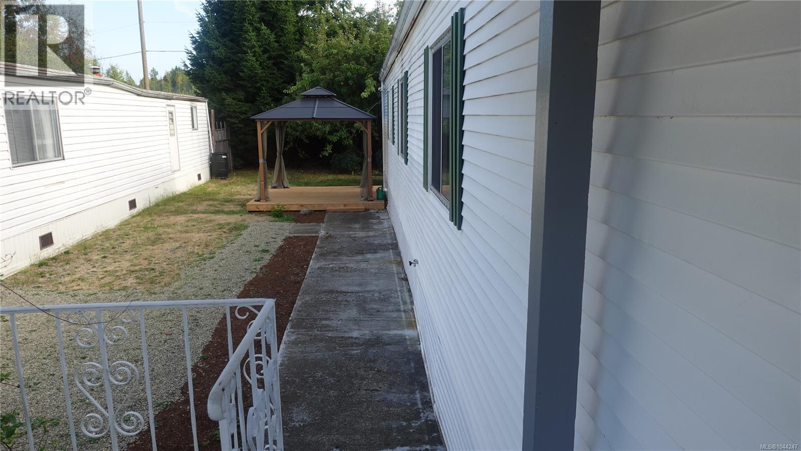 7 6820 Parklands Pl Property Photo 6