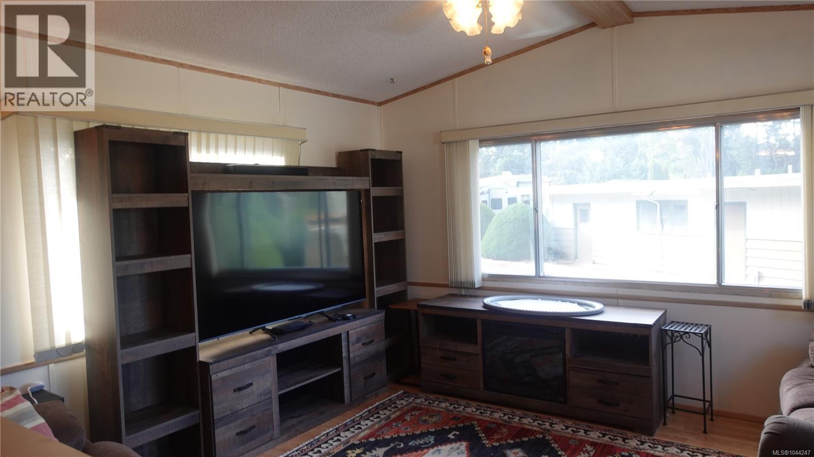 7 6820 Parklands Pl Property Photo 9
