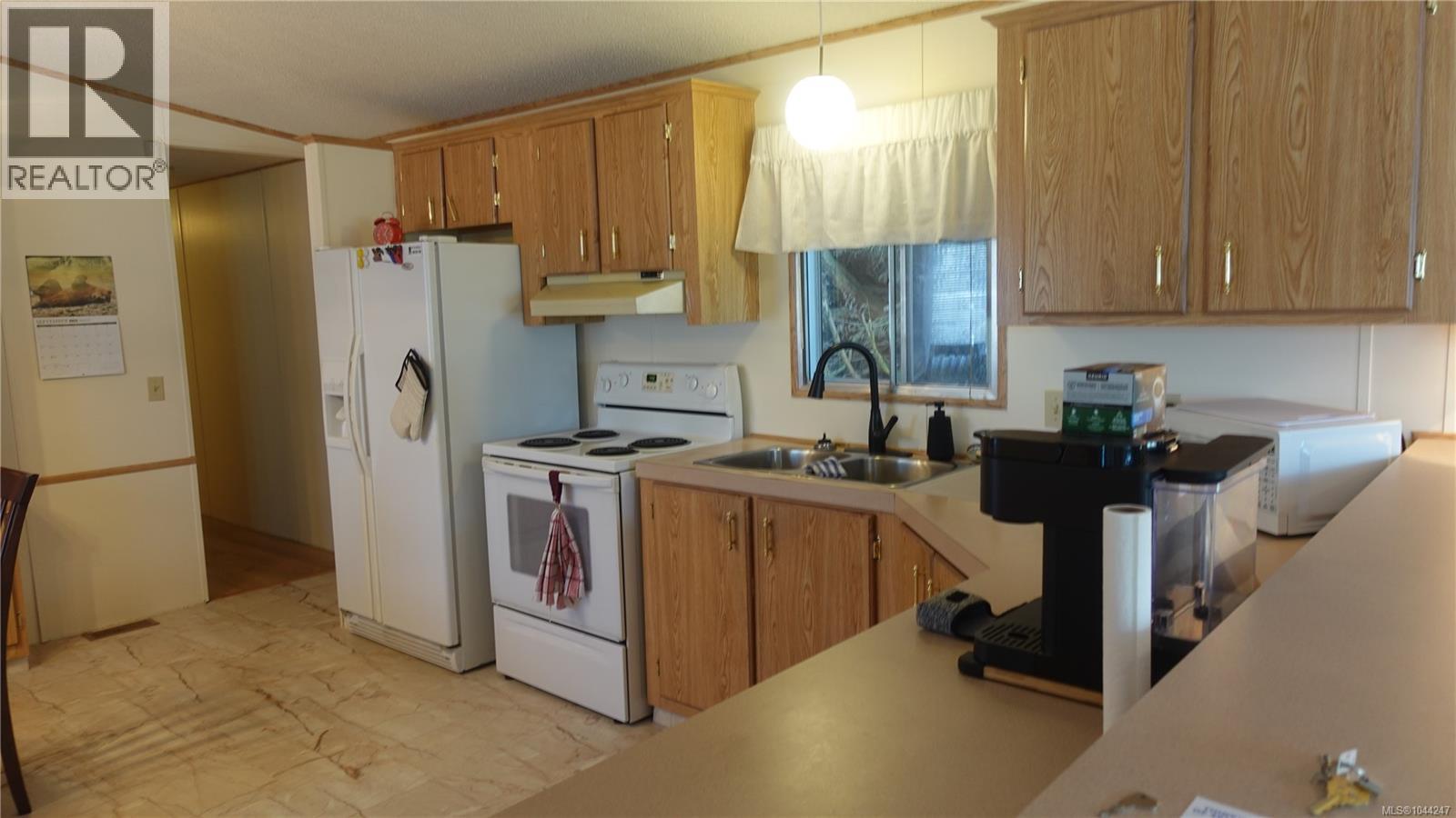 7 6820 Parklands Pl Property Photo 11