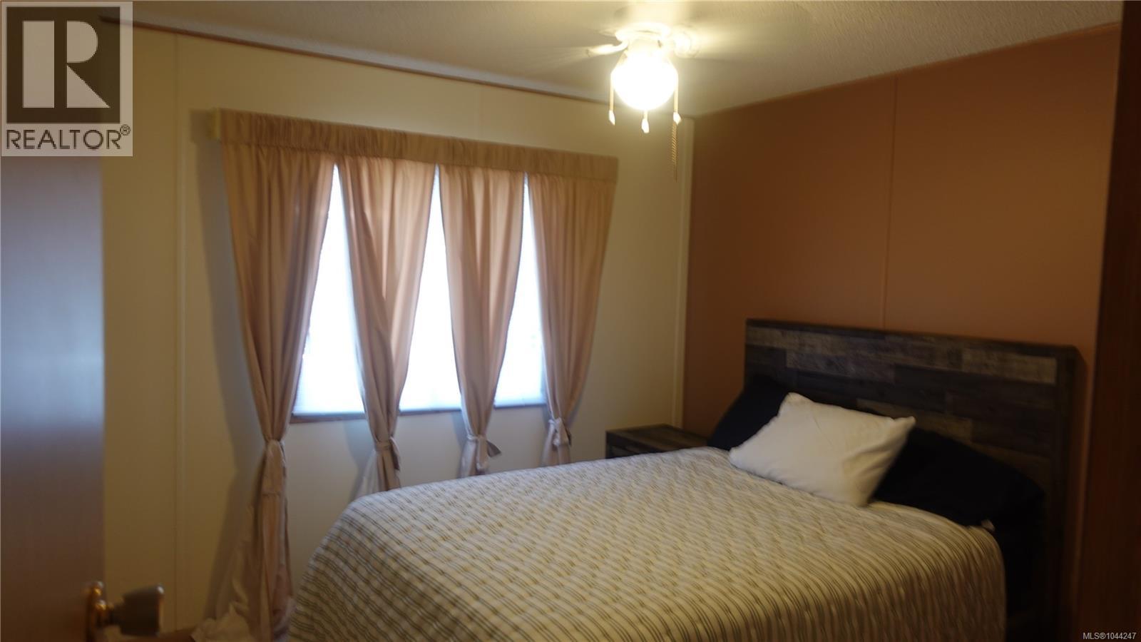 7 6820 Parklands Pl Property Photo 14