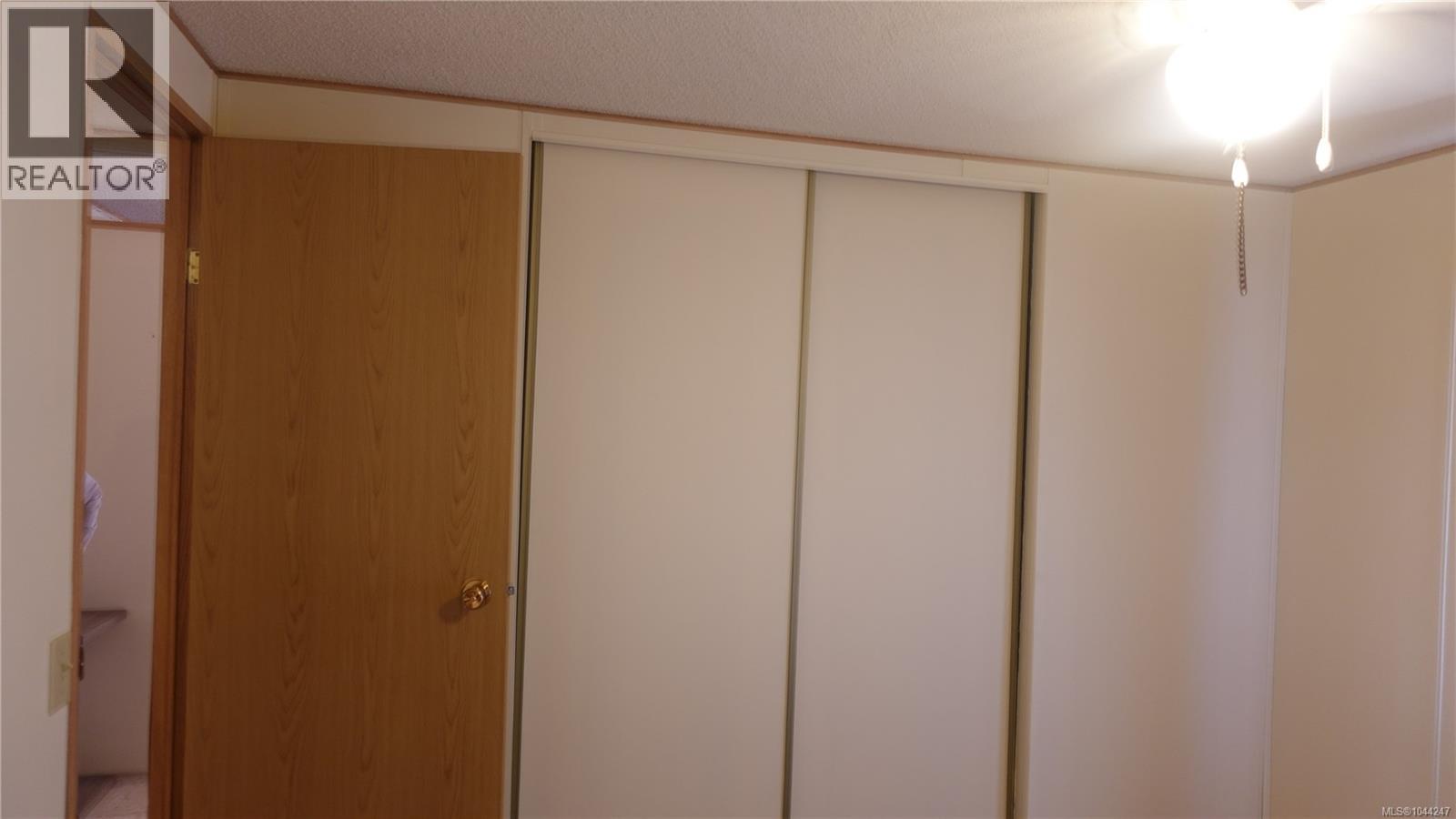 7 6820 Parklands Pl Property Photo 15