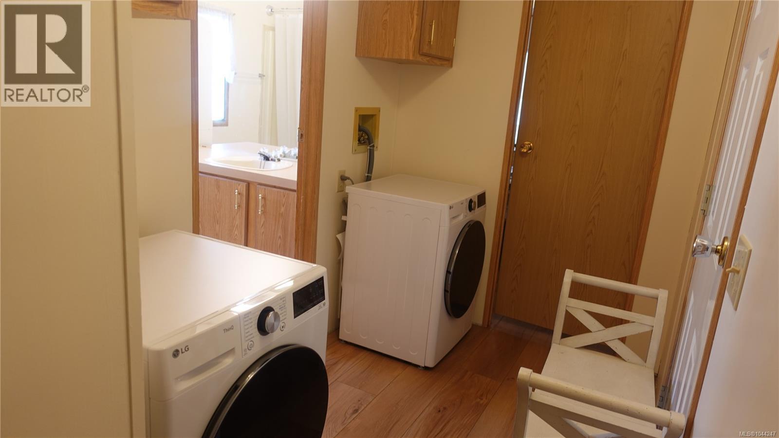 7 6820 Parklands Pl Property Photo 16