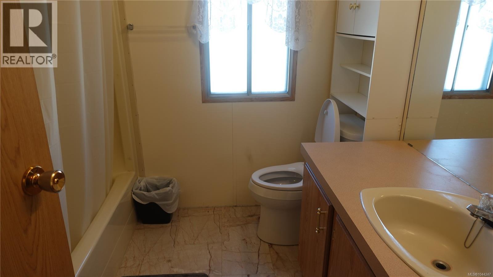 7 6820 Parklands Pl Property Photo 17