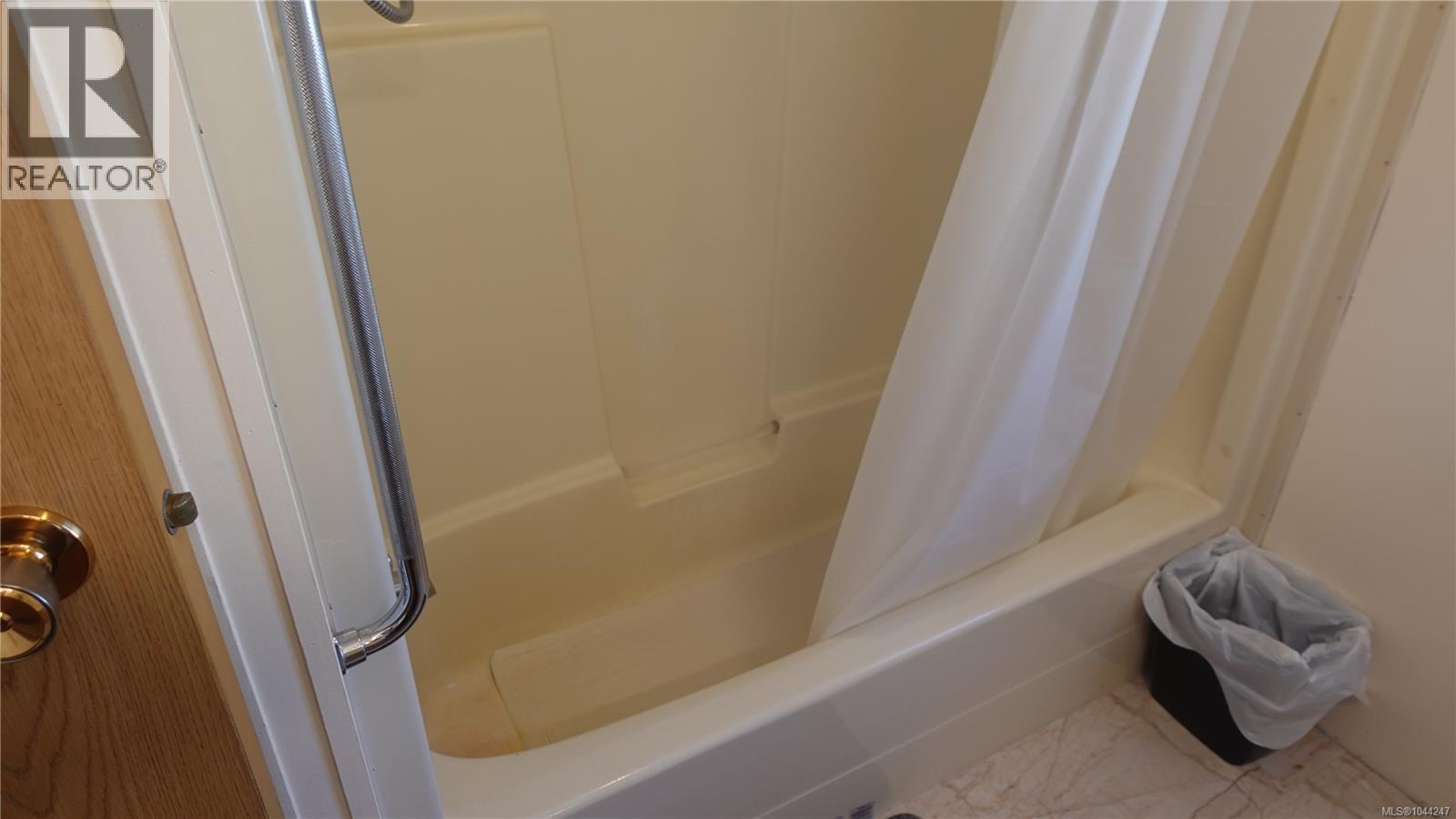 7 6820 Parklands Pl Property Photo 19