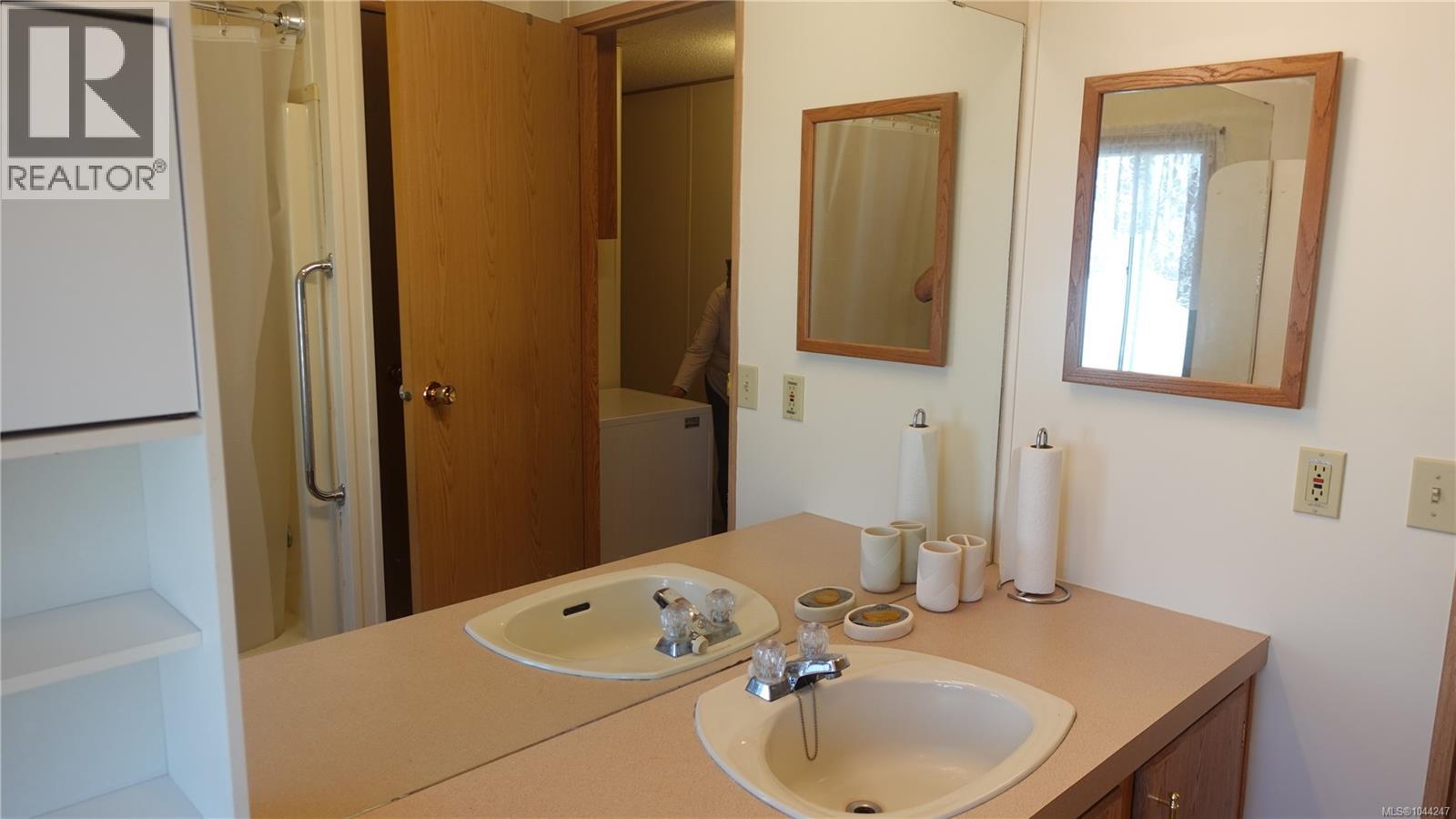 7 6820 Parklands Pl Property Photo 21
