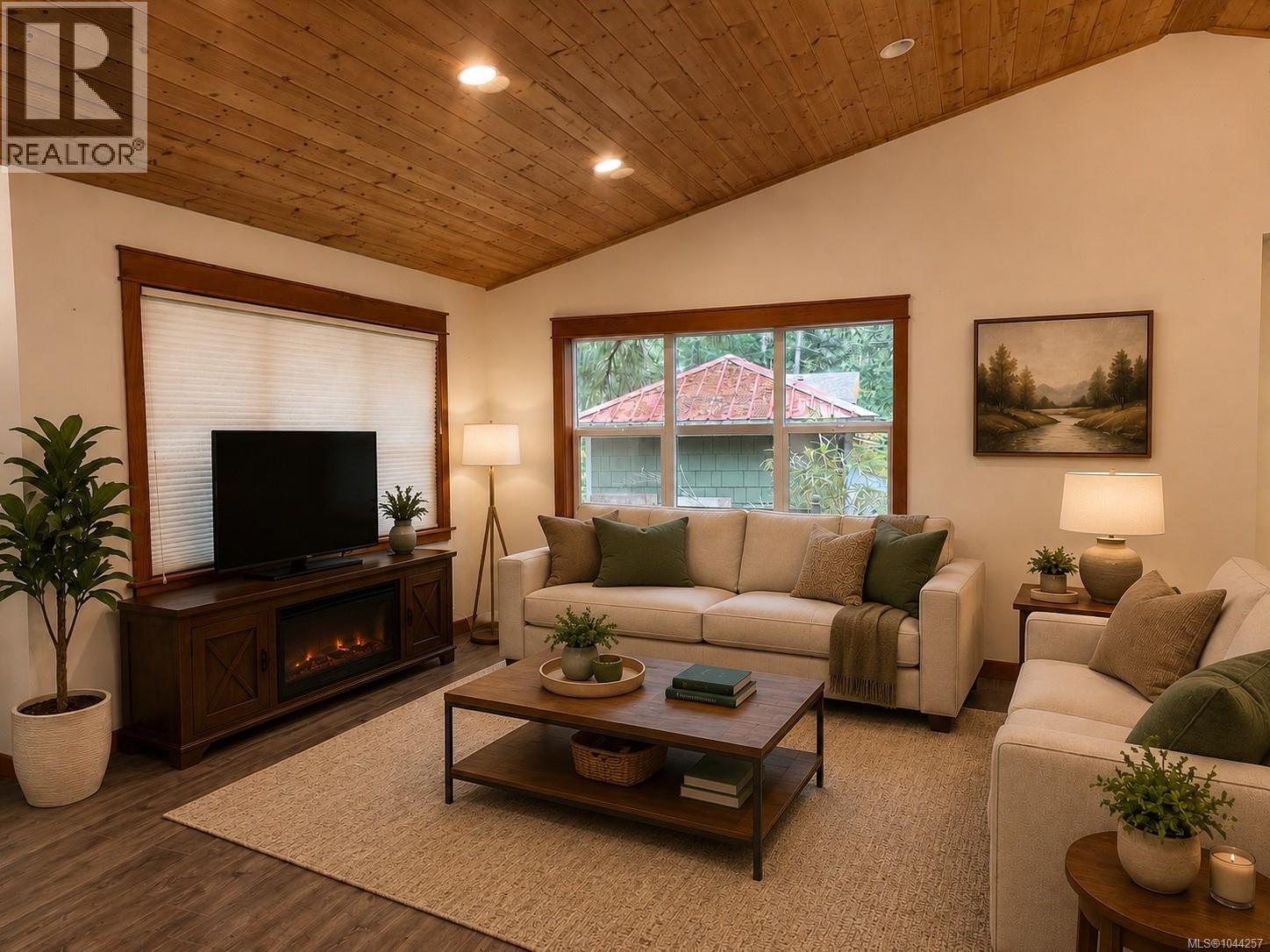 685 Rollo Rd Property Photo 2
