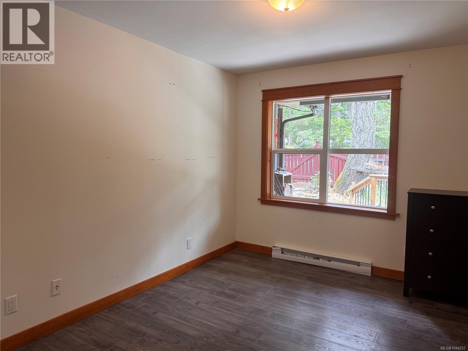 685 Rollo Rd Property Photo 11
