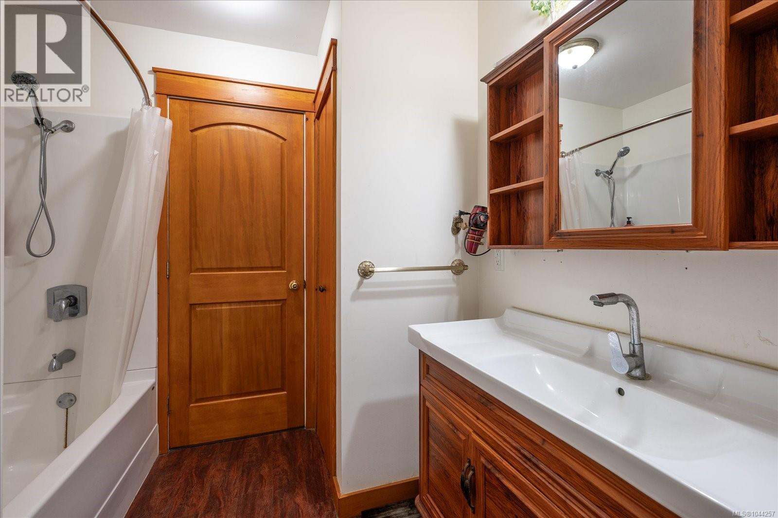 685 Rollo Rd Property Photo 19