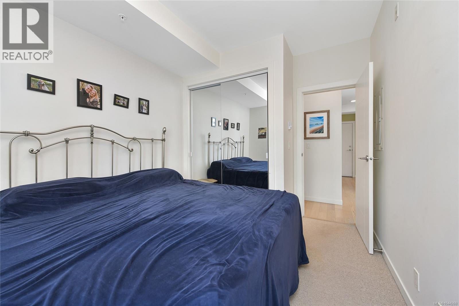 211 1033 Cook St Property Photo 20