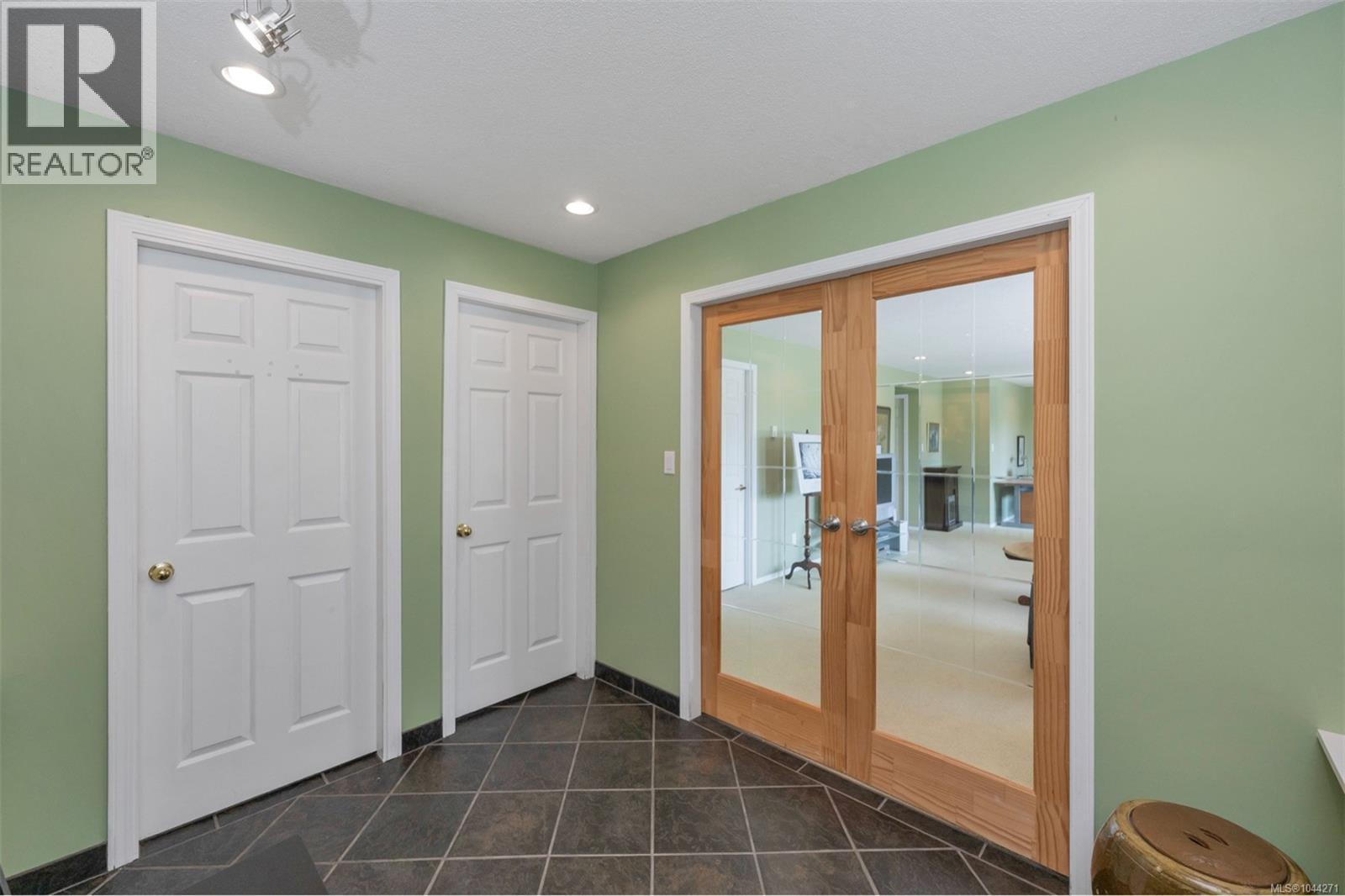 2840 Oceanside Lane Property Photo 43