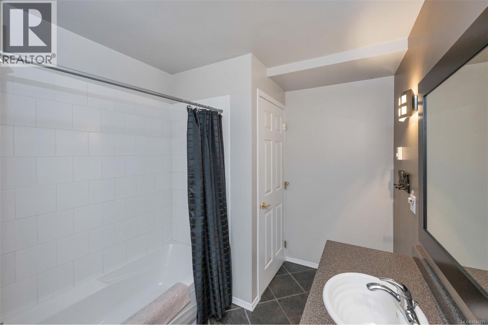 2840 Oceanside Lane Property Photo 51