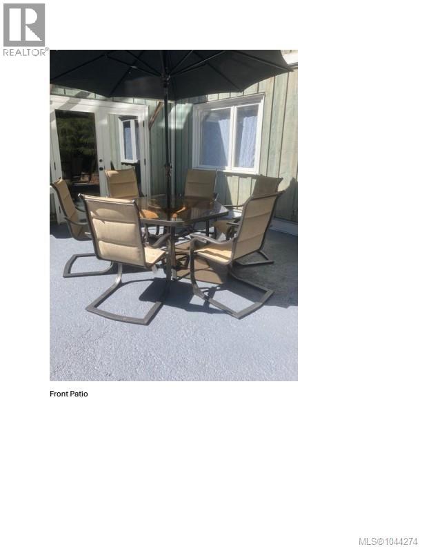 1215 North End Rd Property Photo 4