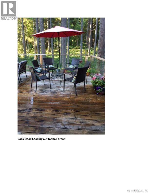 1215 North End Rd Property Photo 9