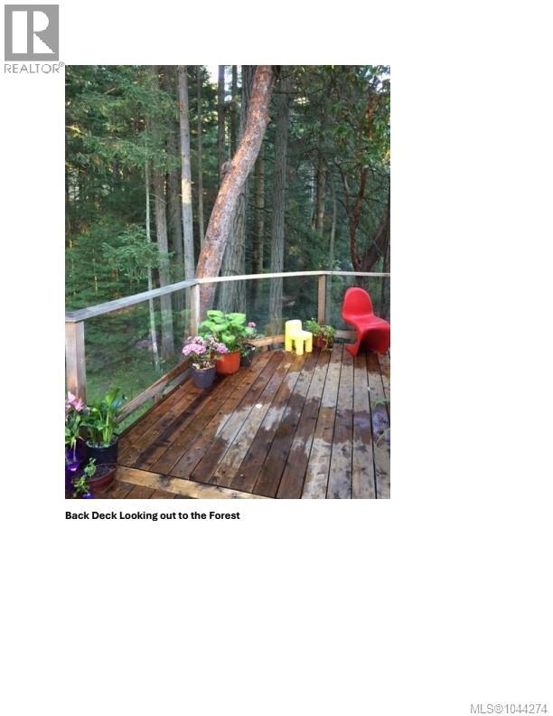 1215 North End Rd Property Photo 10