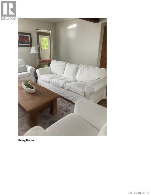 1215 North End Rd Property Photo 12