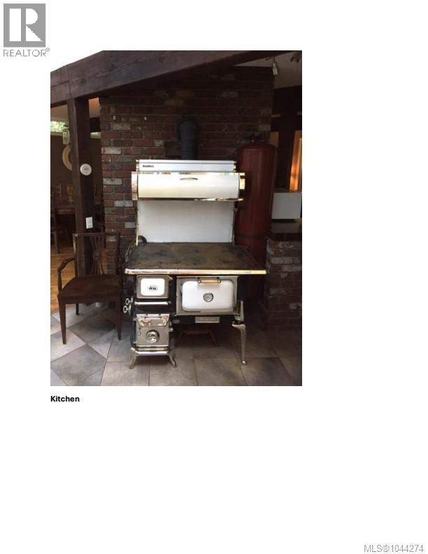 1215 North End Rd Property Photo 16