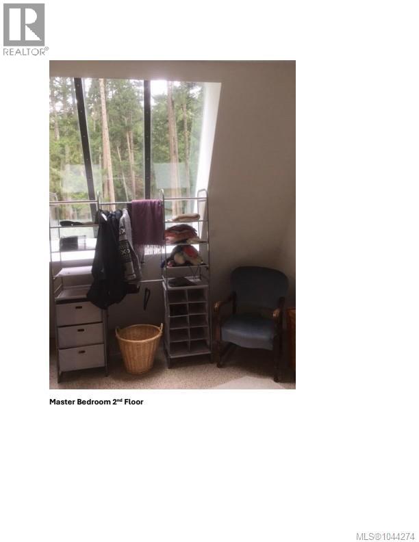 1215 North End Rd Property Photo 19