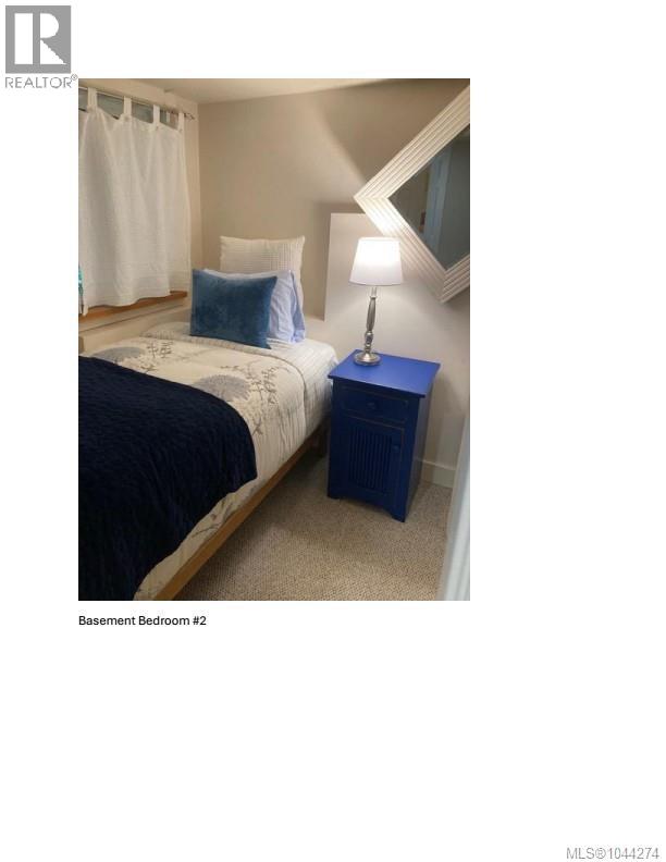 1215 North End Rd Property Photo 27