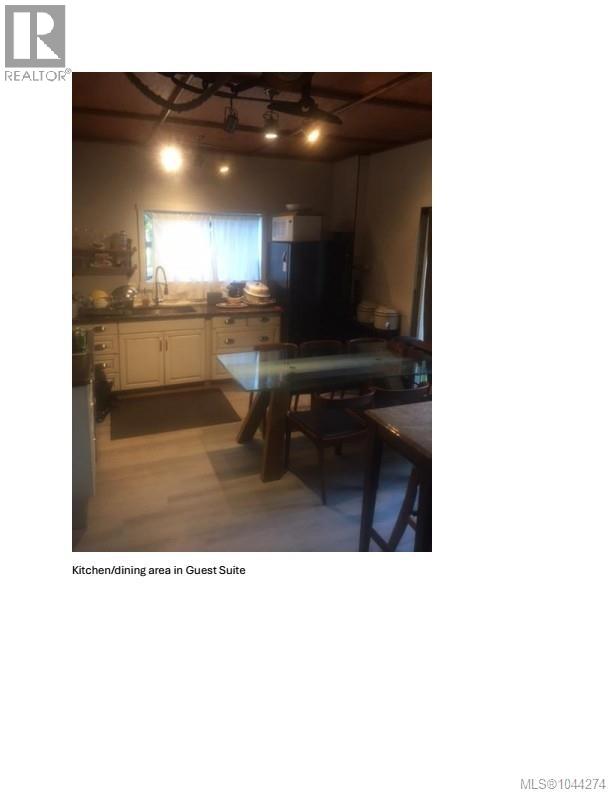 1215 North End Rd Property Photo 34