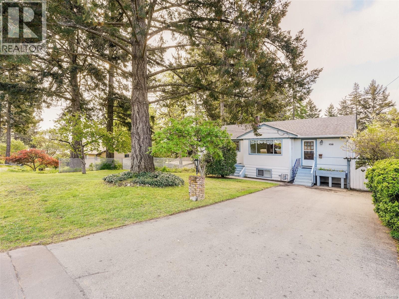 361 Cotlow Rd Property Photo 1