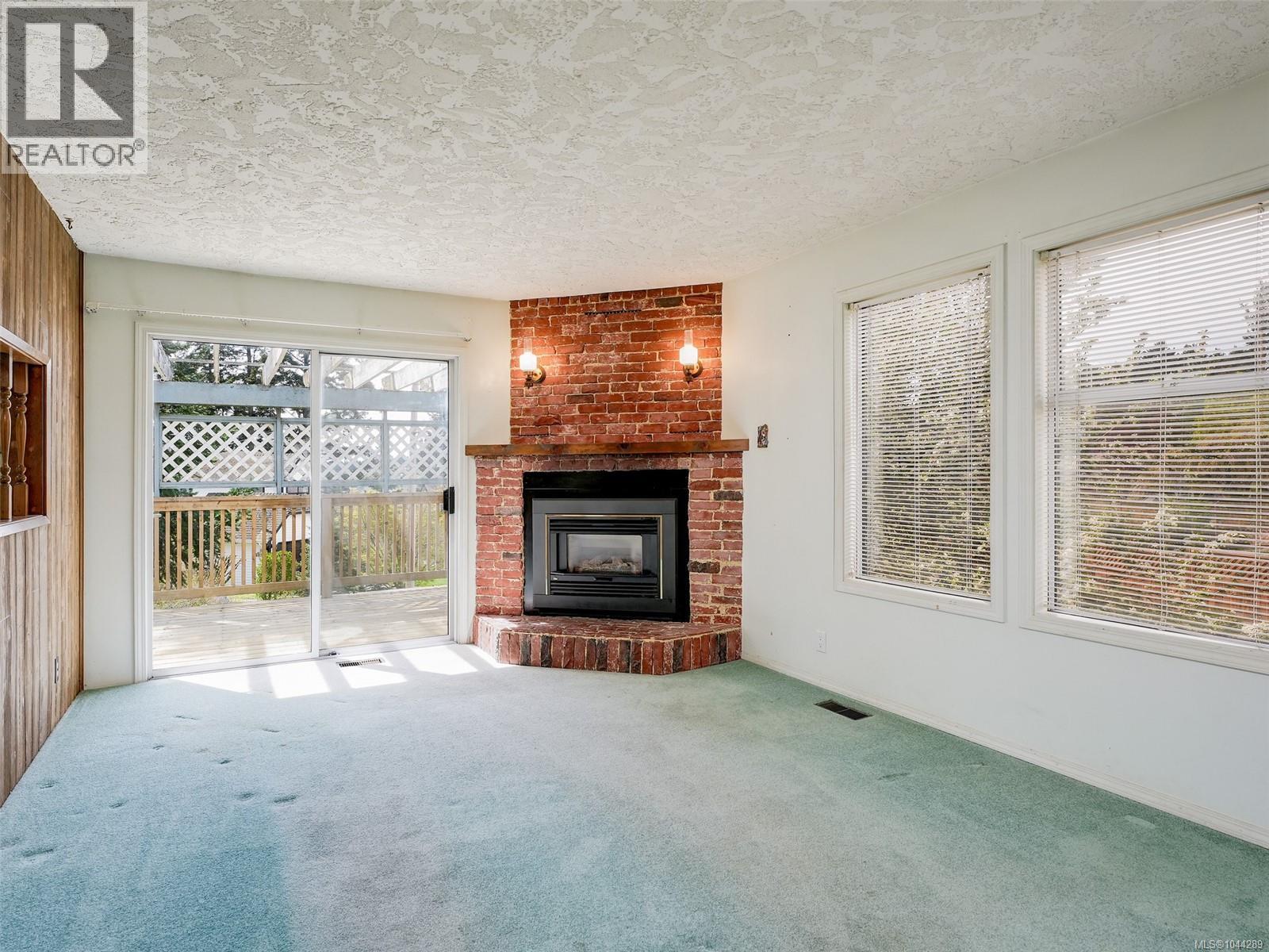 361 Cotlow Rd Property Photo 2