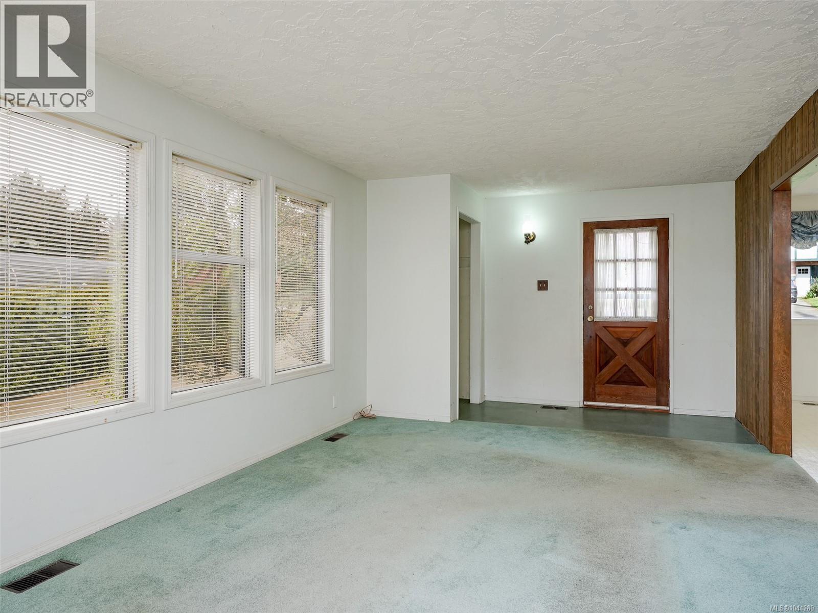 361 Cotlow Rd Property Photo 3