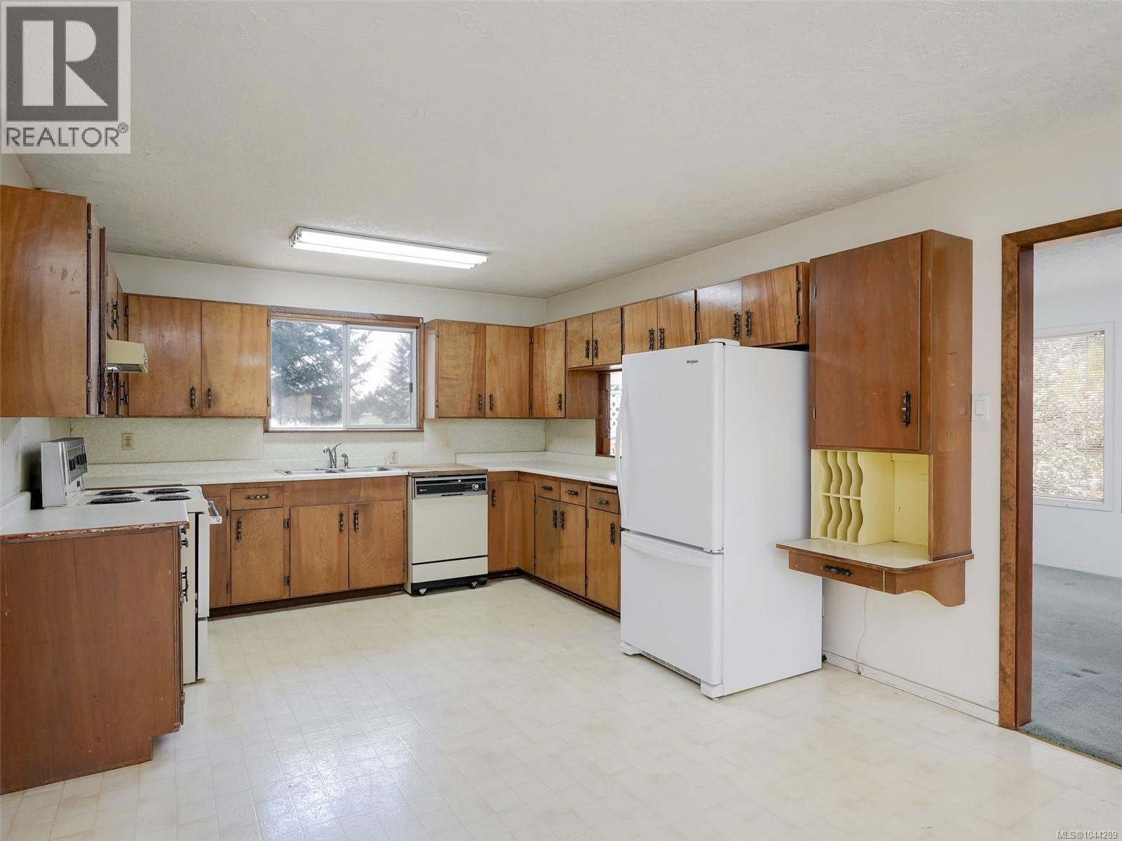 361 Cotlow Rd Property Photo 5