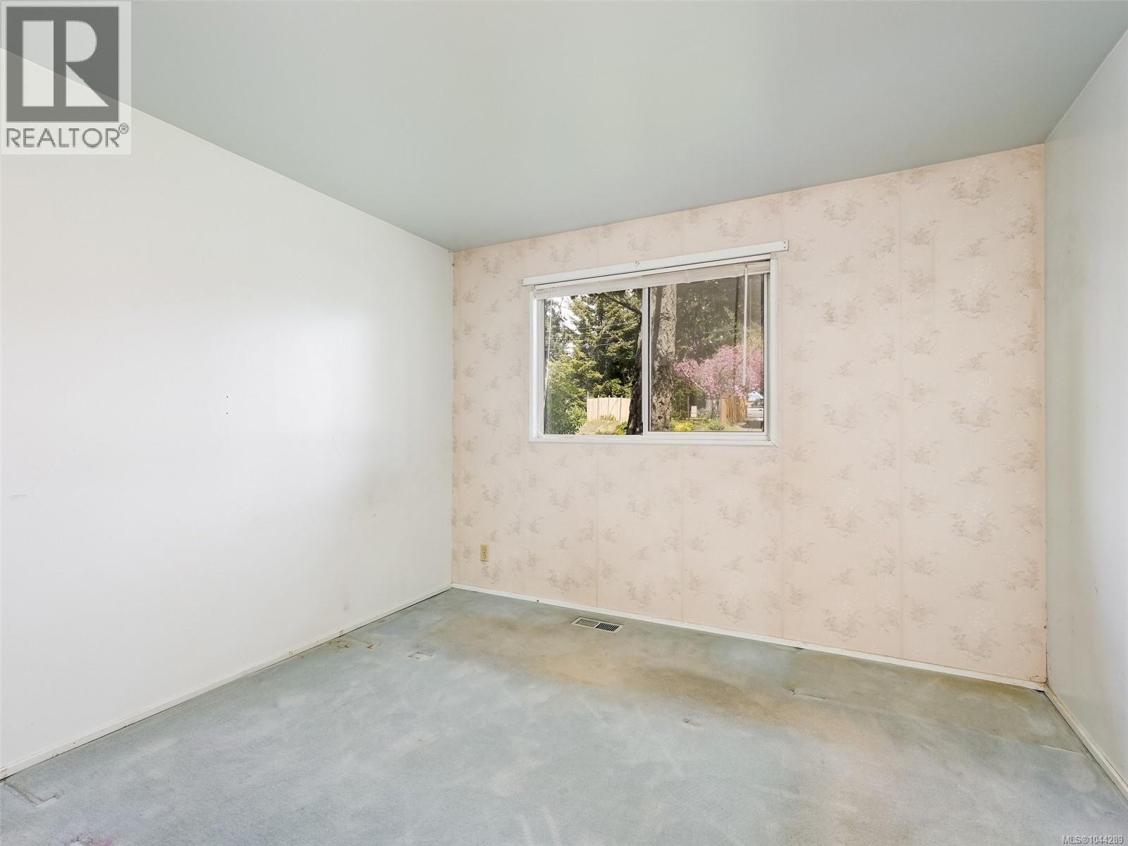 361 Cotlow Rd Property Photo 7