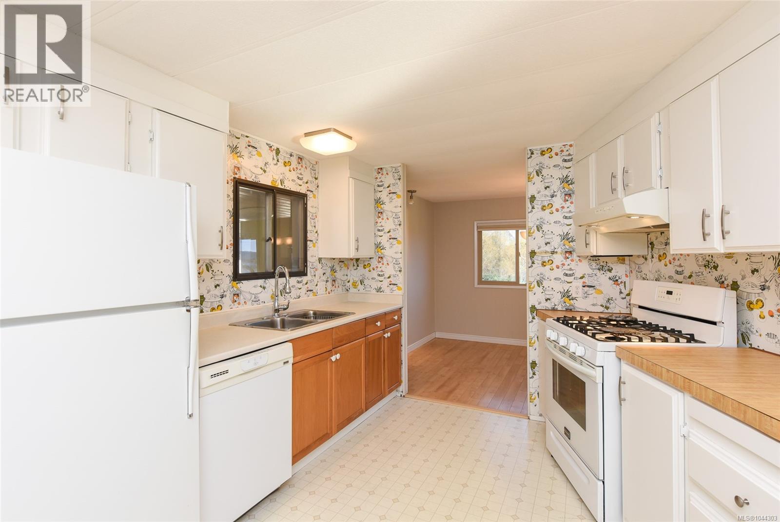 4 1451 Perkins Rd Property Photo 7