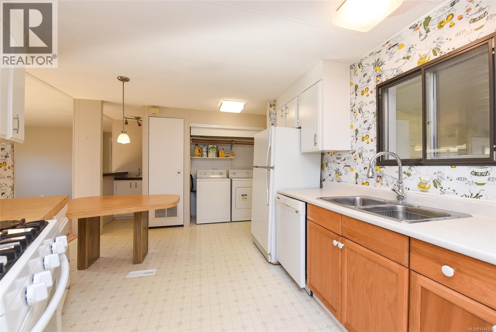 4 1451 Perkins Rd Property Photo 8