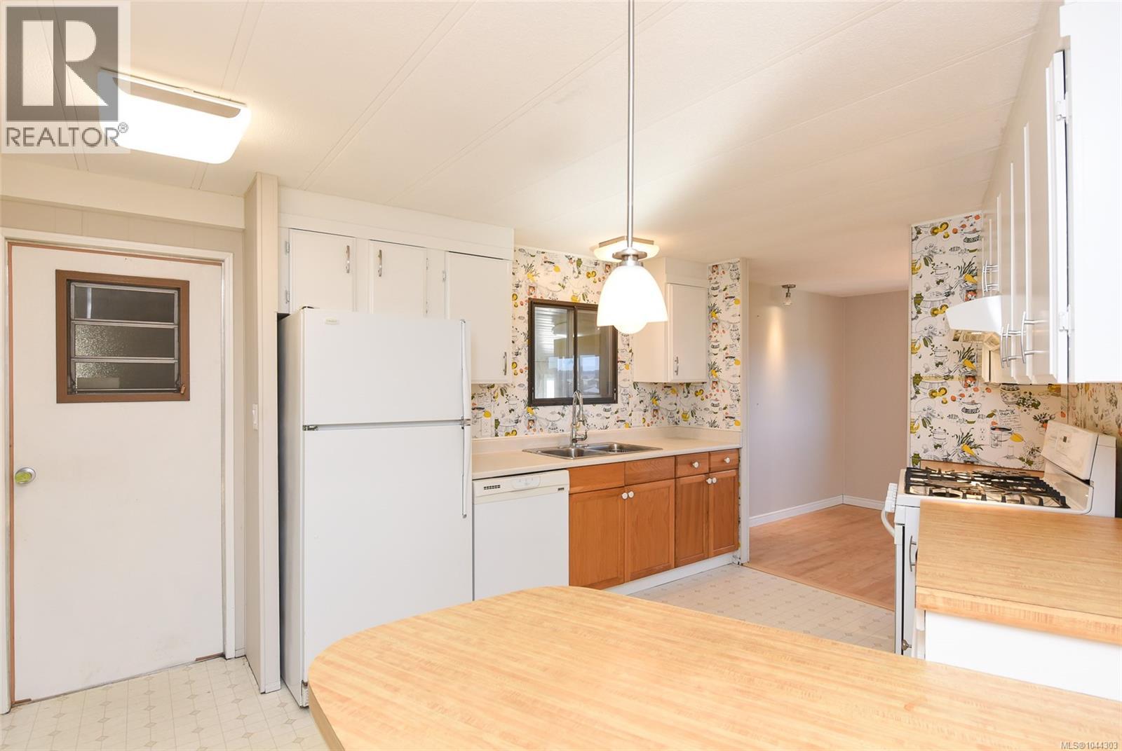 4 1451 Perkins Rd Property Photo 10