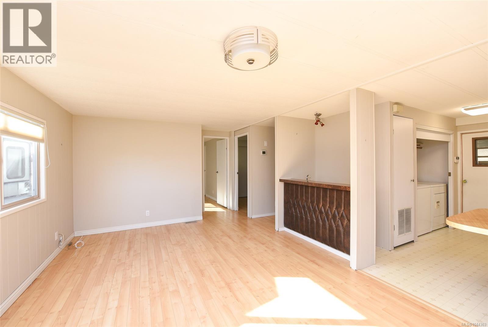 4 1451 Perkins Rd Property Photo 12