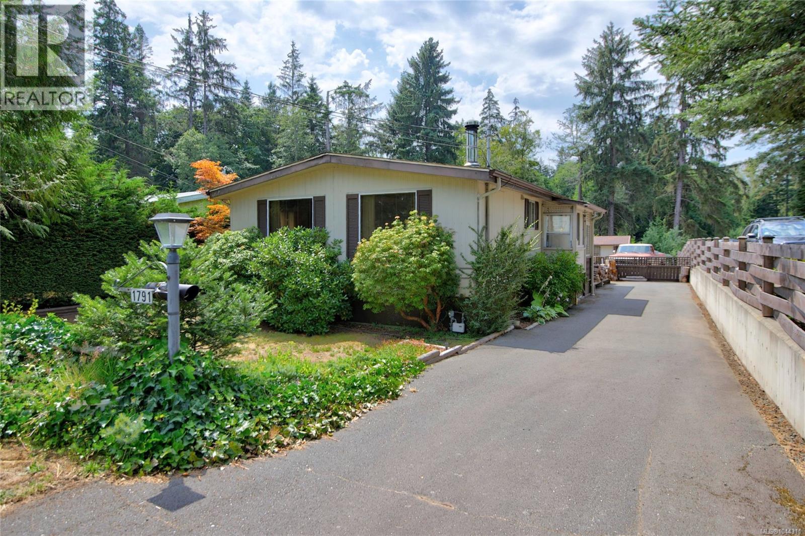 1791 Astra Rd Property Photo 2