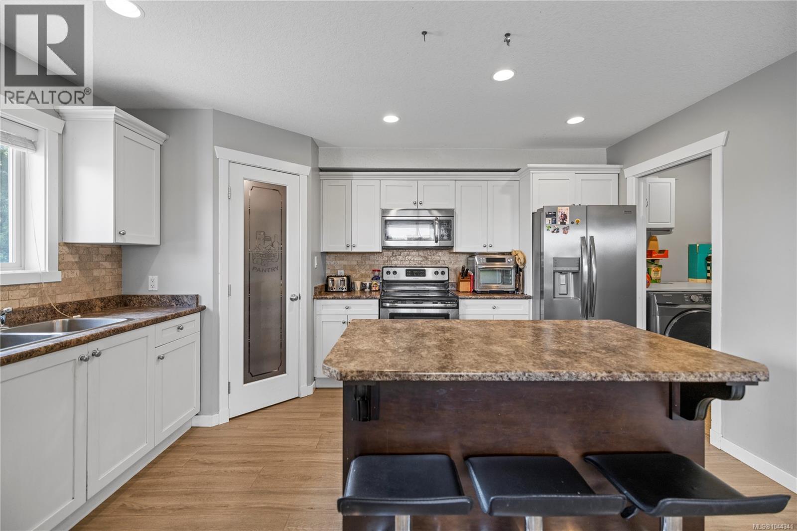429 Alpen Way Property Photo 3
