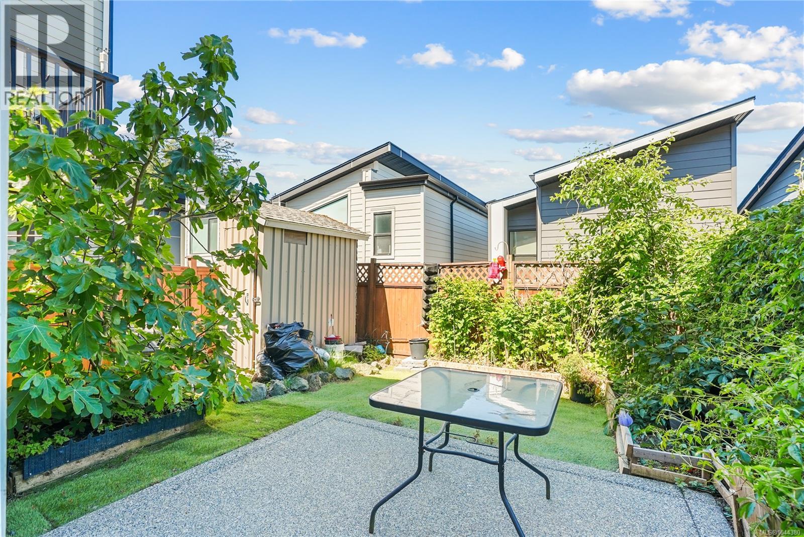 3396 Crossbill Terr Property Photo 22