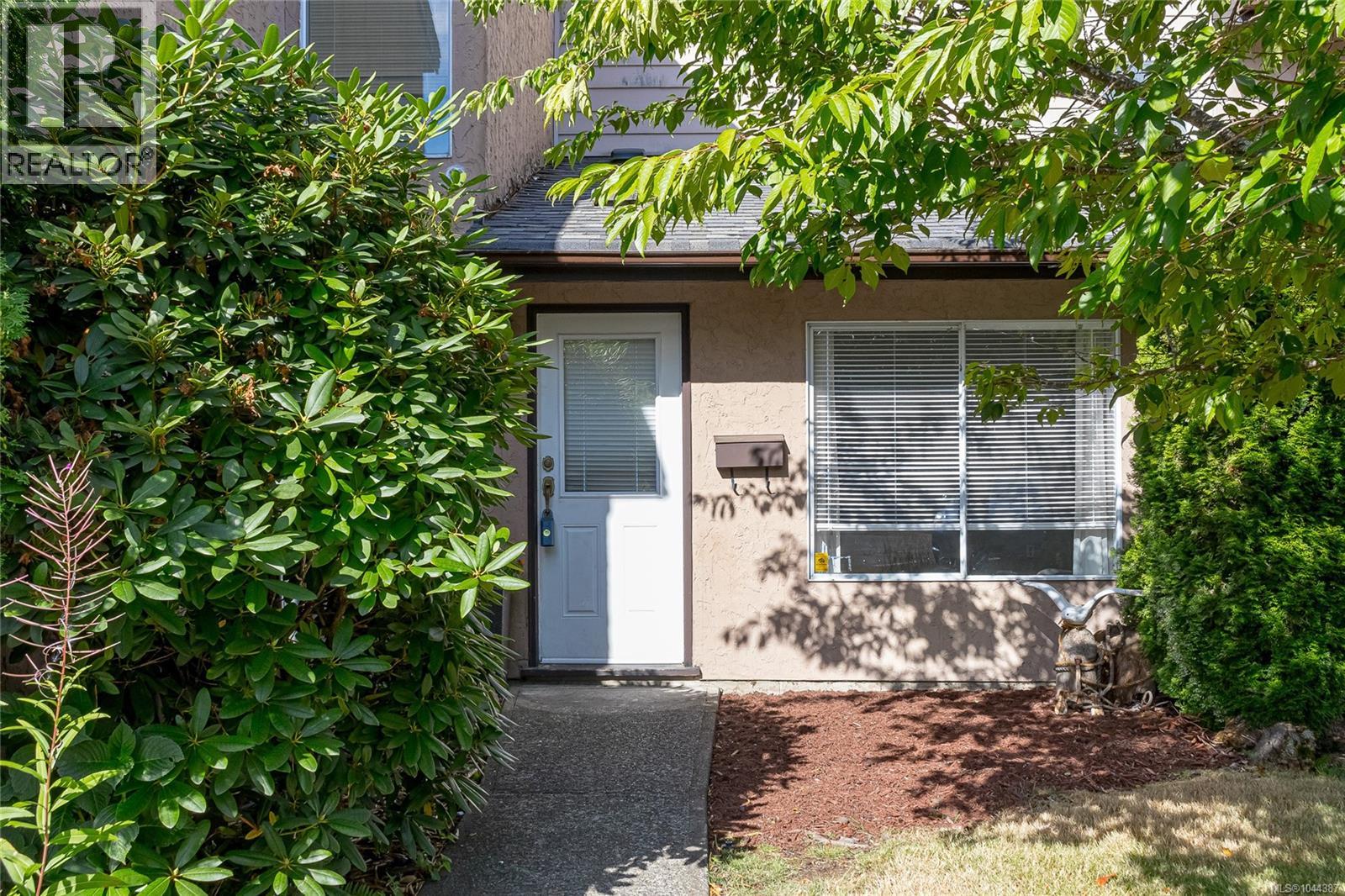 112 2860 Sooke Lake Rd Property Photo 2