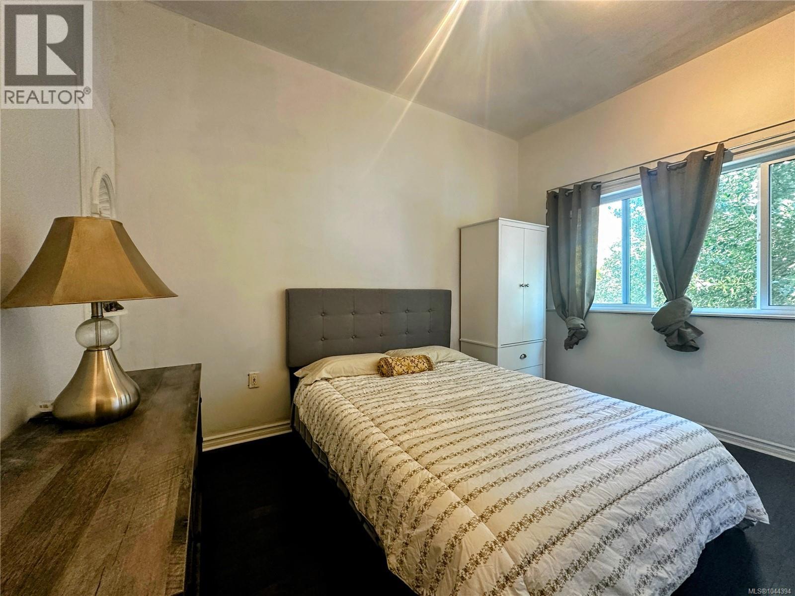 37 Strickland St Property Photo 12