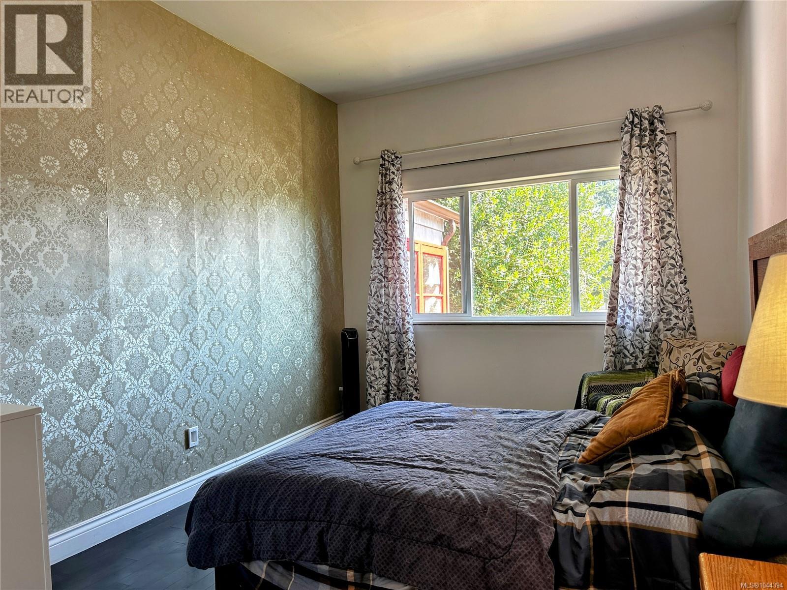 37 Strickland St Property Photo 14