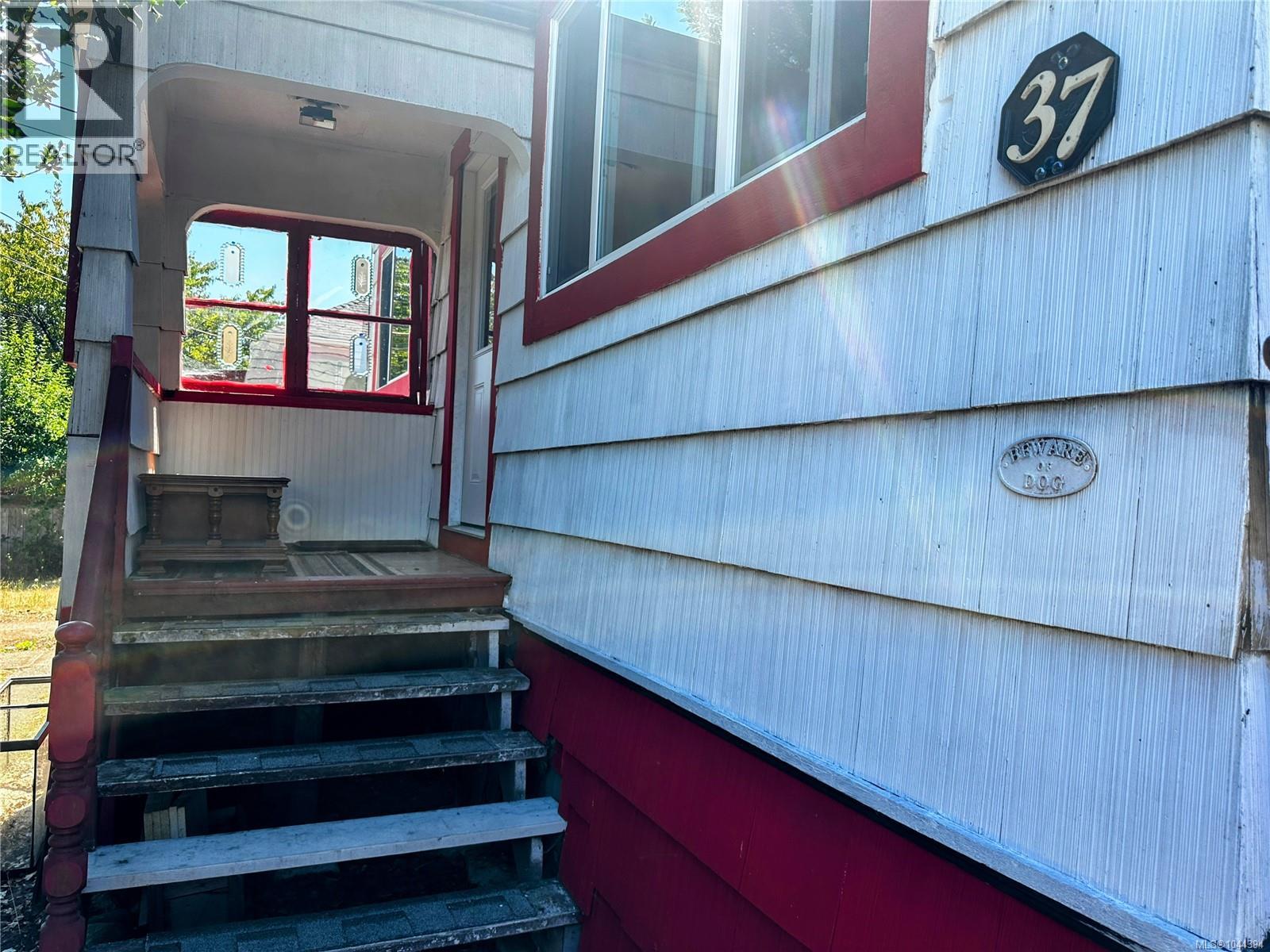 37 Strickland St Property Photo 18